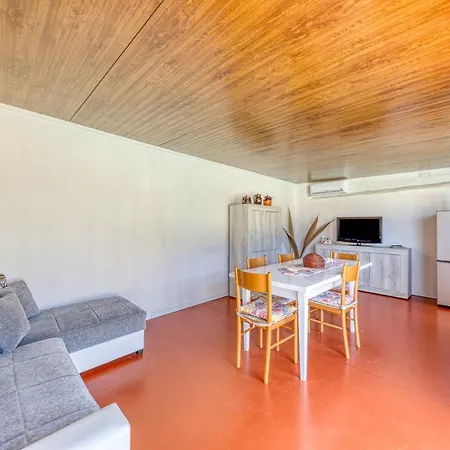 Dependance Con Piscina