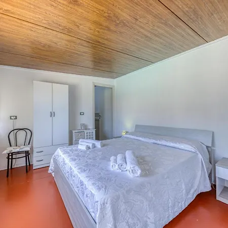 Dependance Con Piscina *