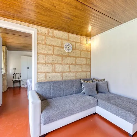 Dependance Con Piscina Taurisano