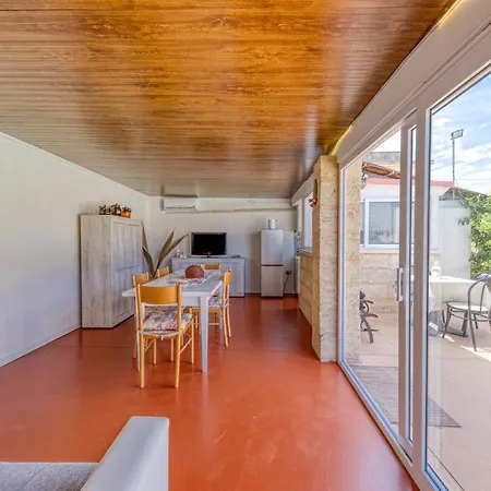 Dependance Con Piscina Taurisano